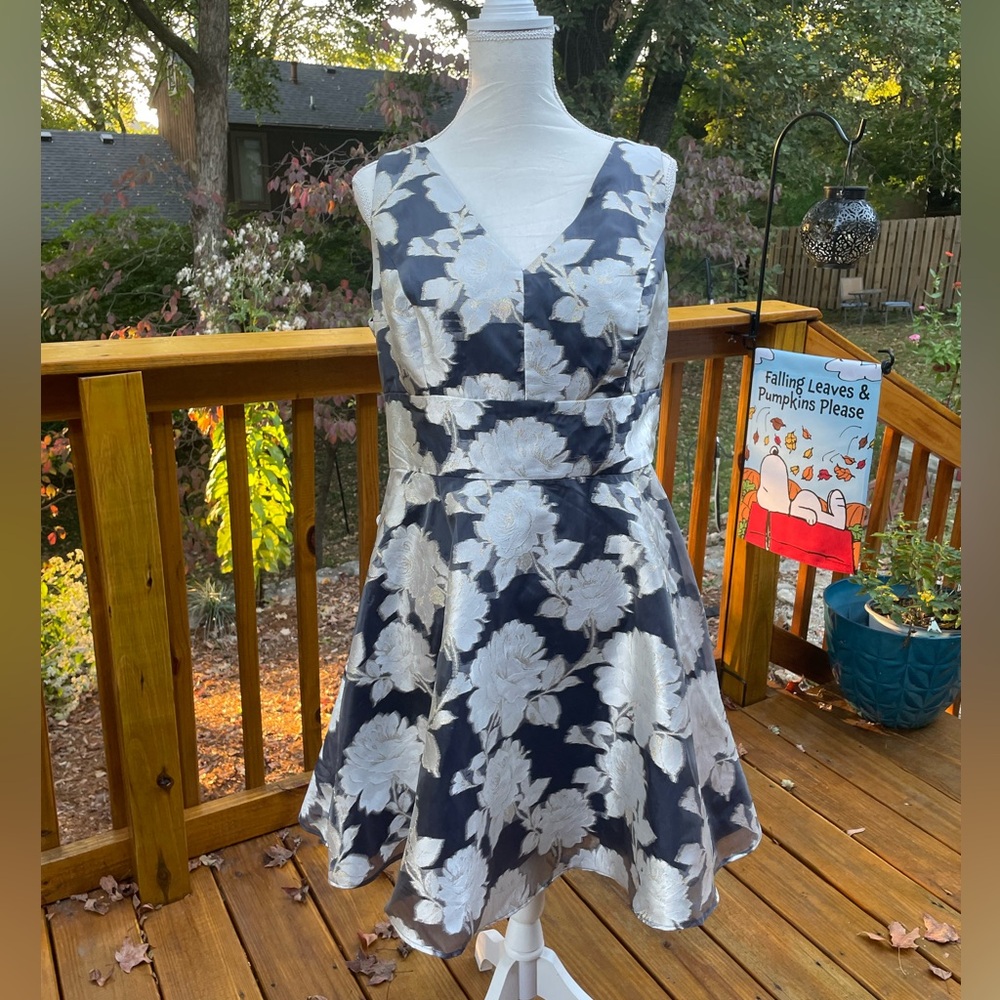 Nicole Miller Navy and White Floral Mini Dress